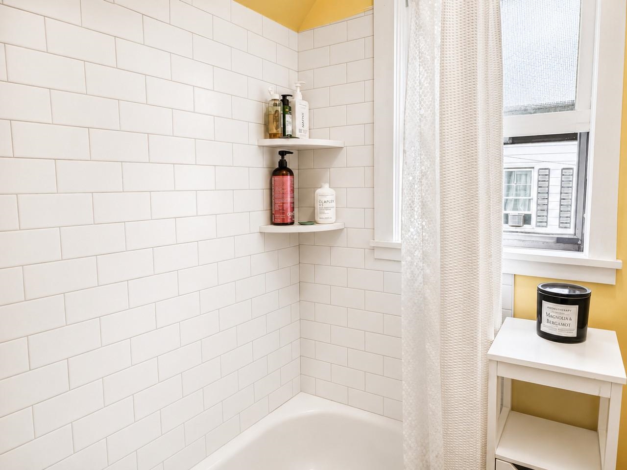 Tub/Shower with Subway Tile