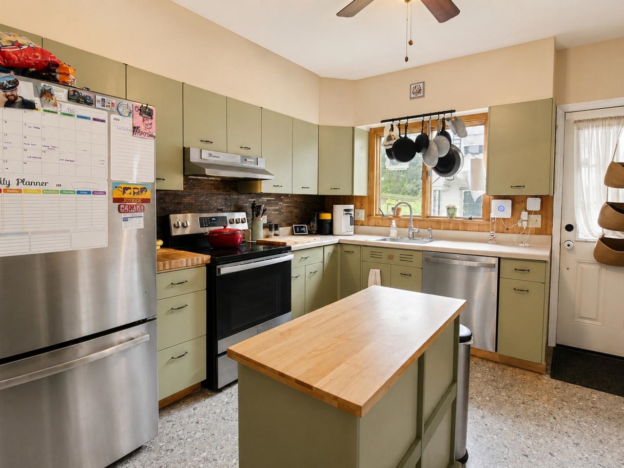 Stainless Kitchen Appliances