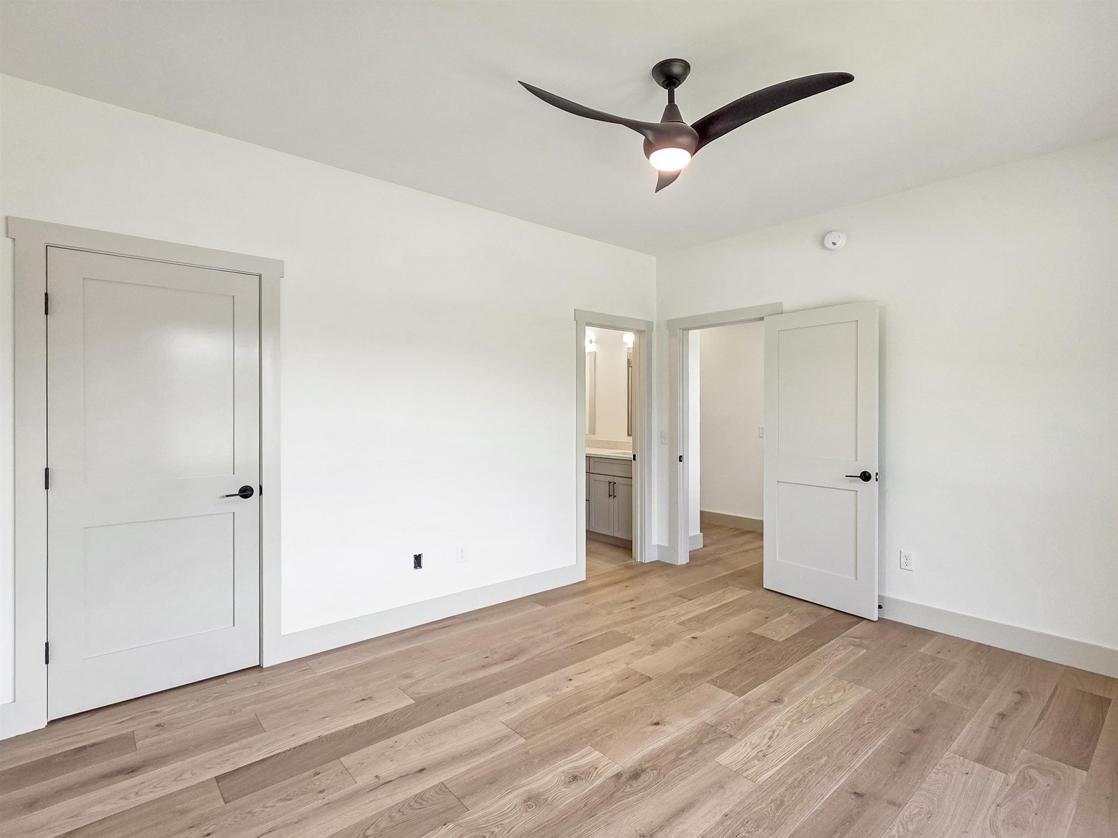 2 Additional Bright Light Filled Bedrooms
