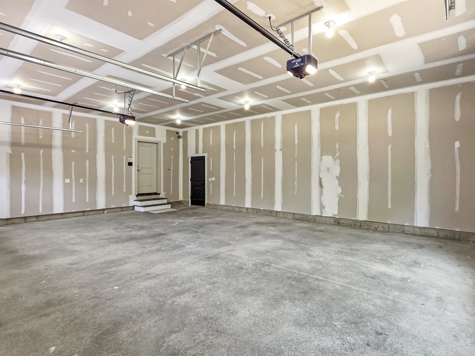 Room for Vehicles, Recreational Eqiupement, and More