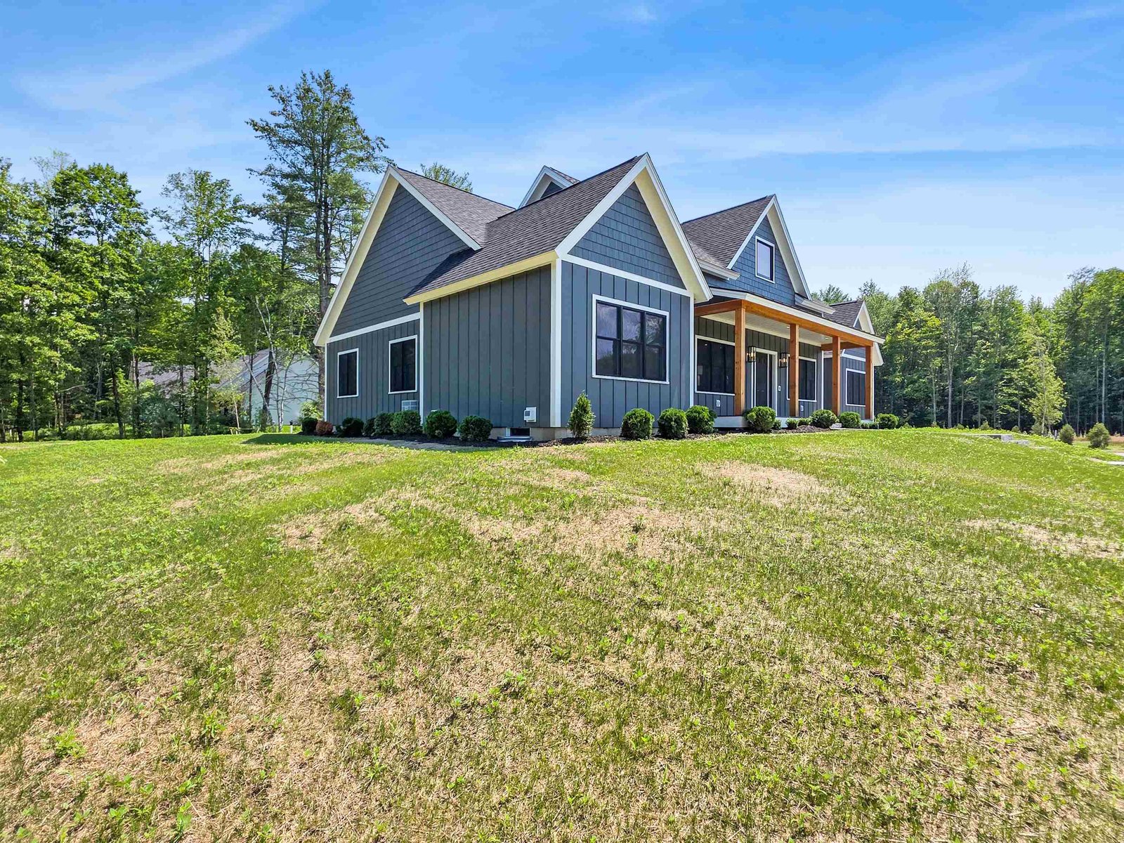 Custom Built Shover Construction Home w Premium Finishes!