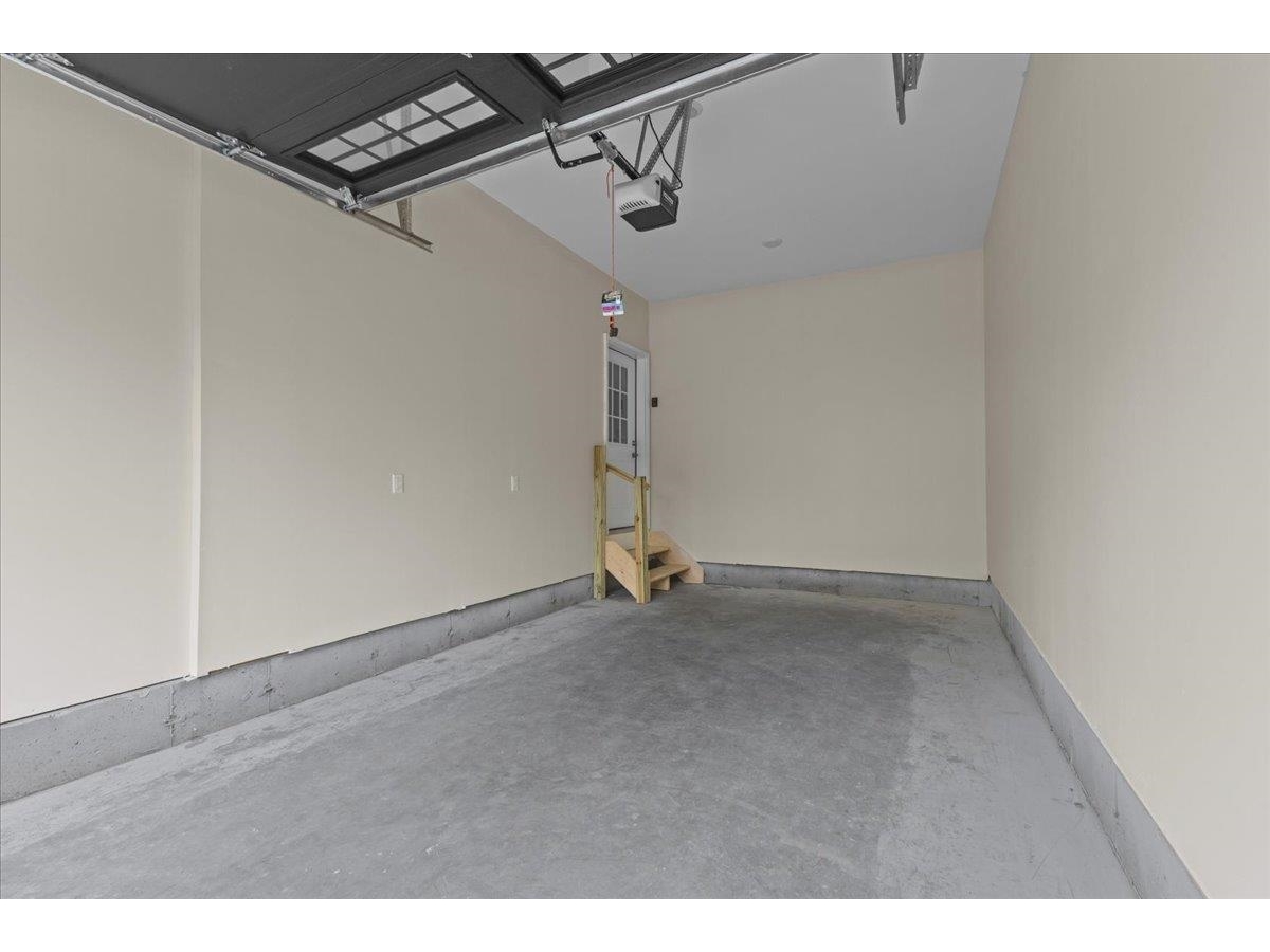 23 Ferris Street, Unit 102