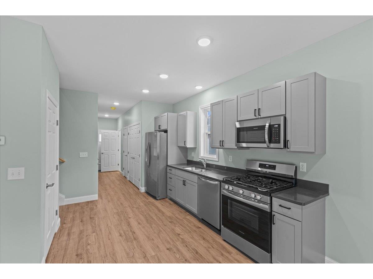23 Ferris Street, Unit 102