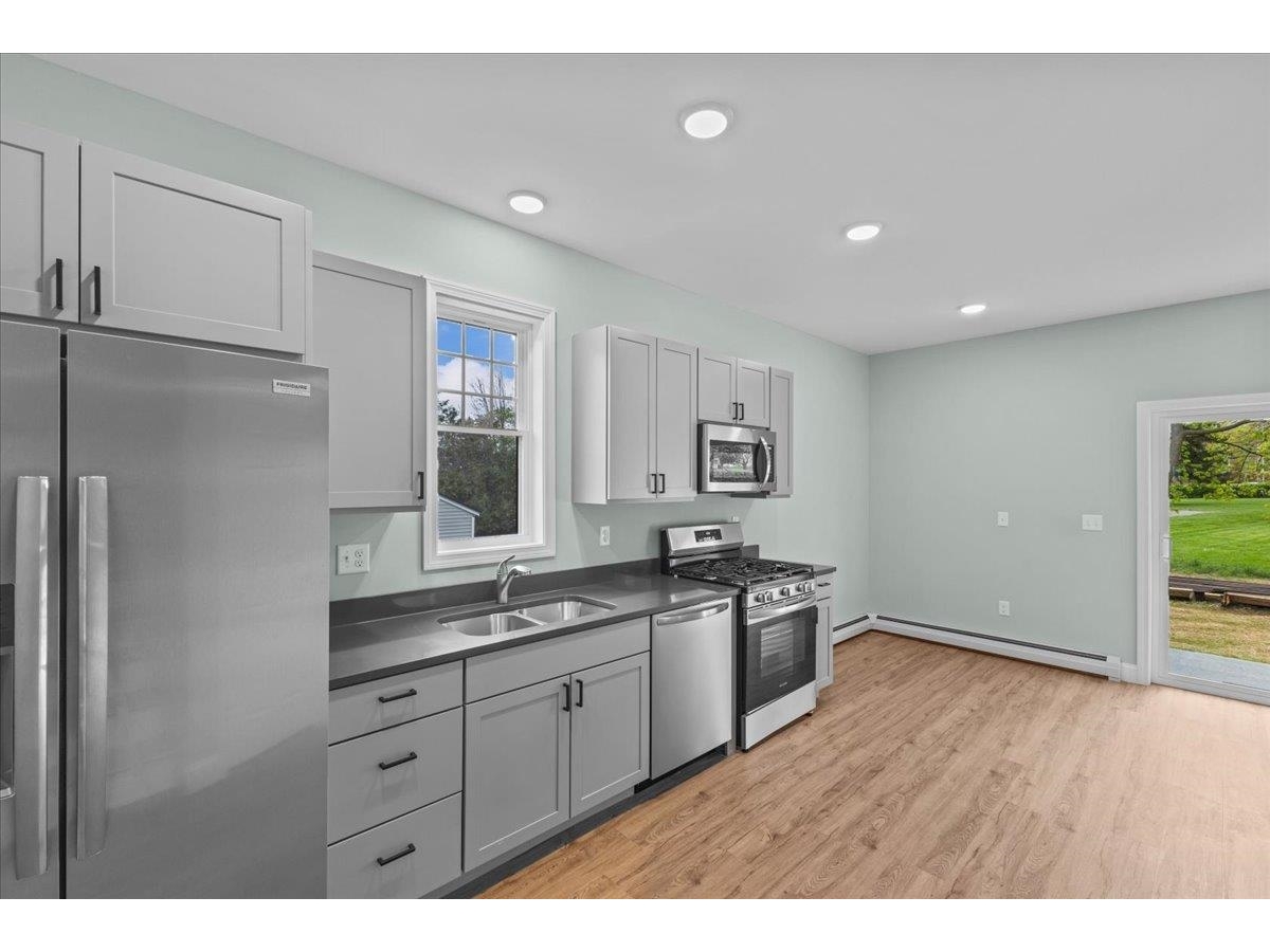 23 Ferris Street, Unit 102