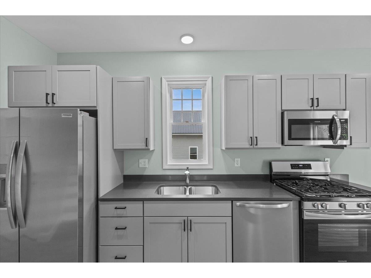 23 Ferris Street, Unit 102