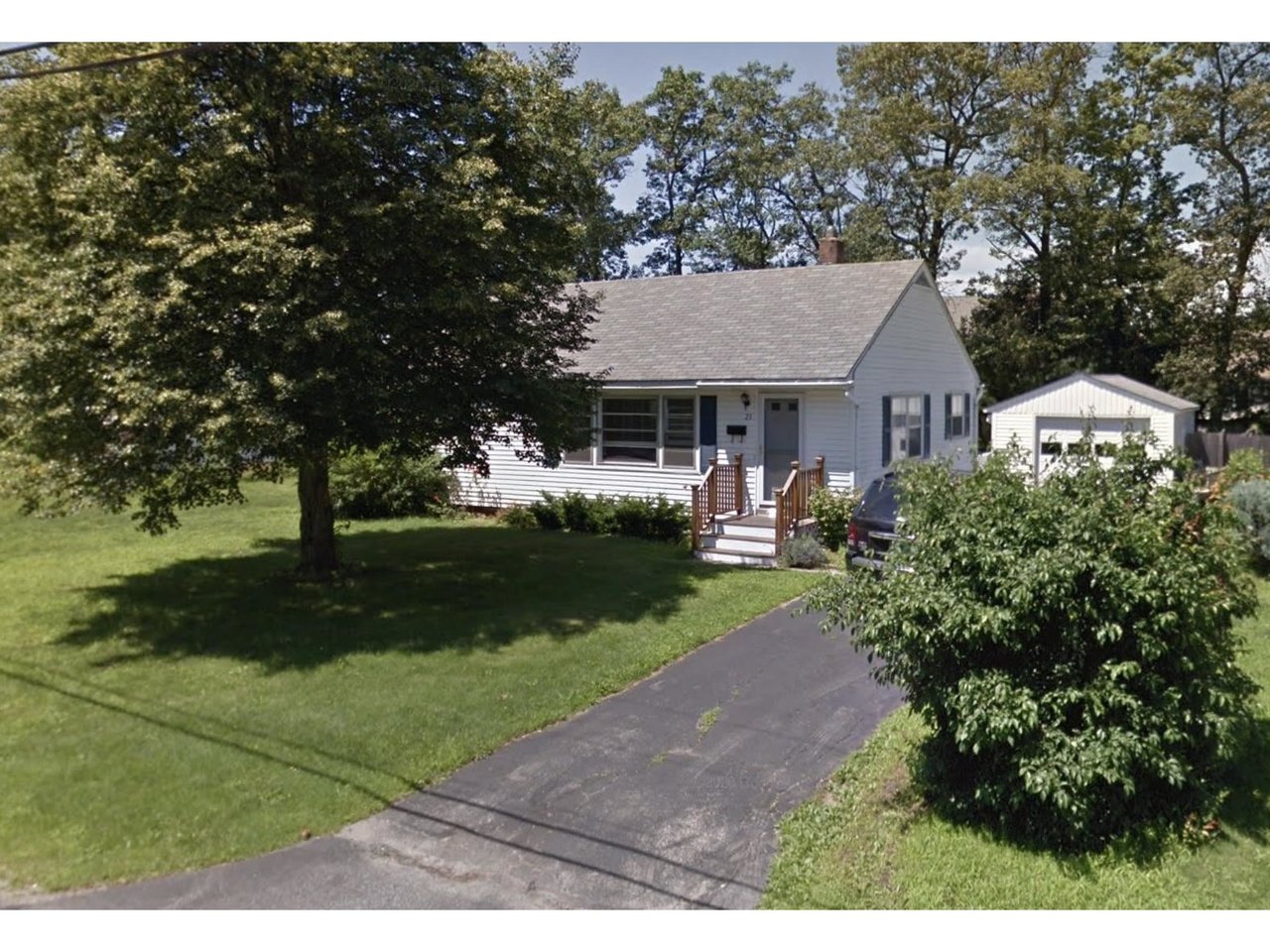 23 Hiawatha Avenue