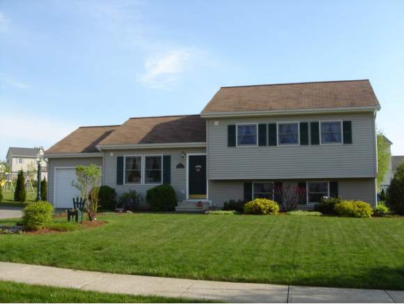 23 Hunting Ridge Ln