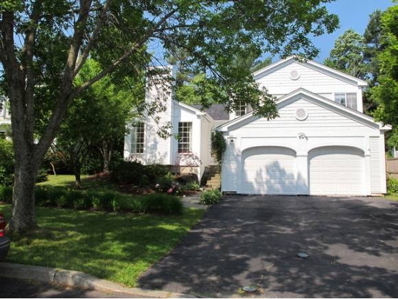 23 Iris Lane