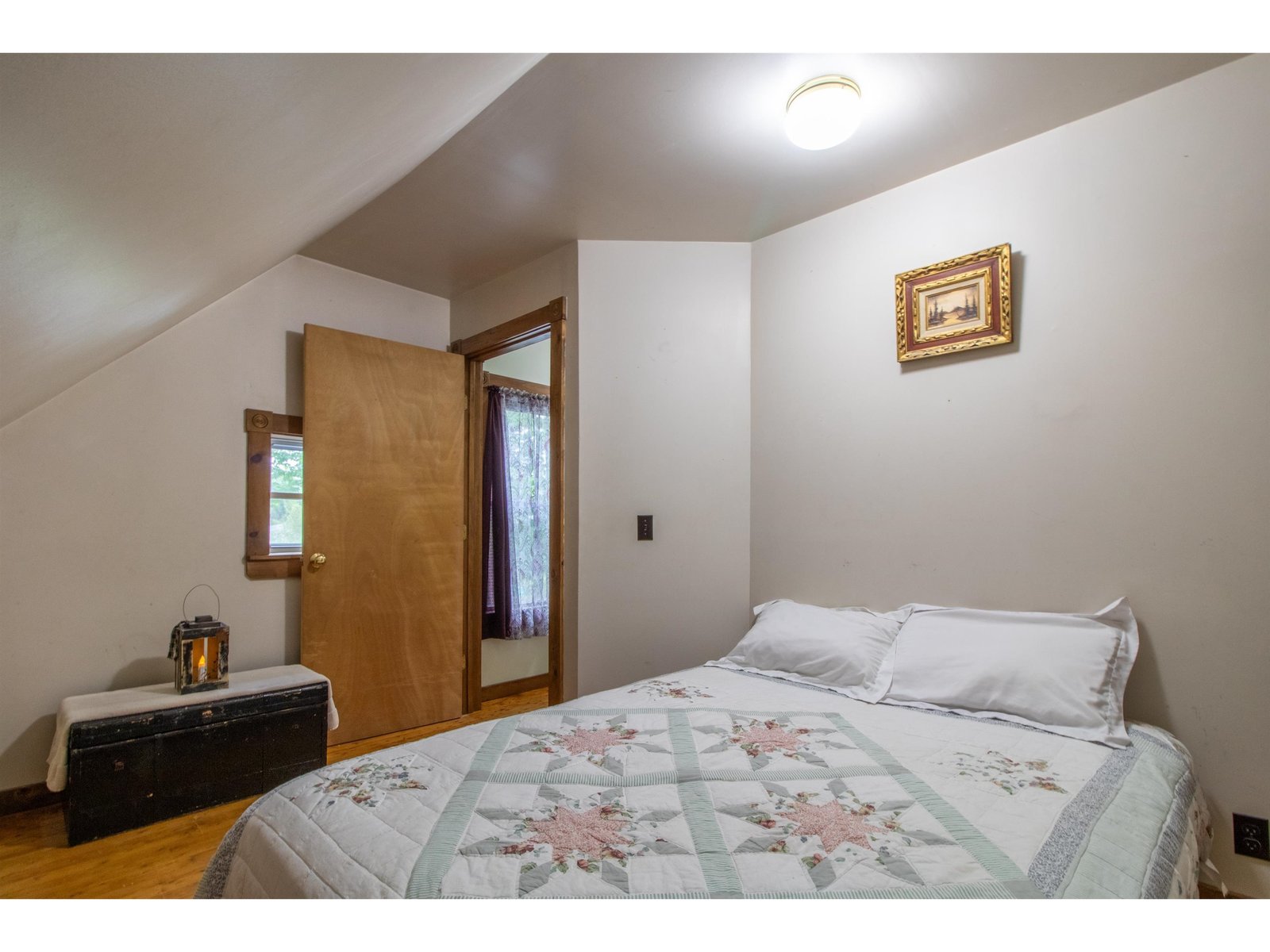 2nd floor bedroom
