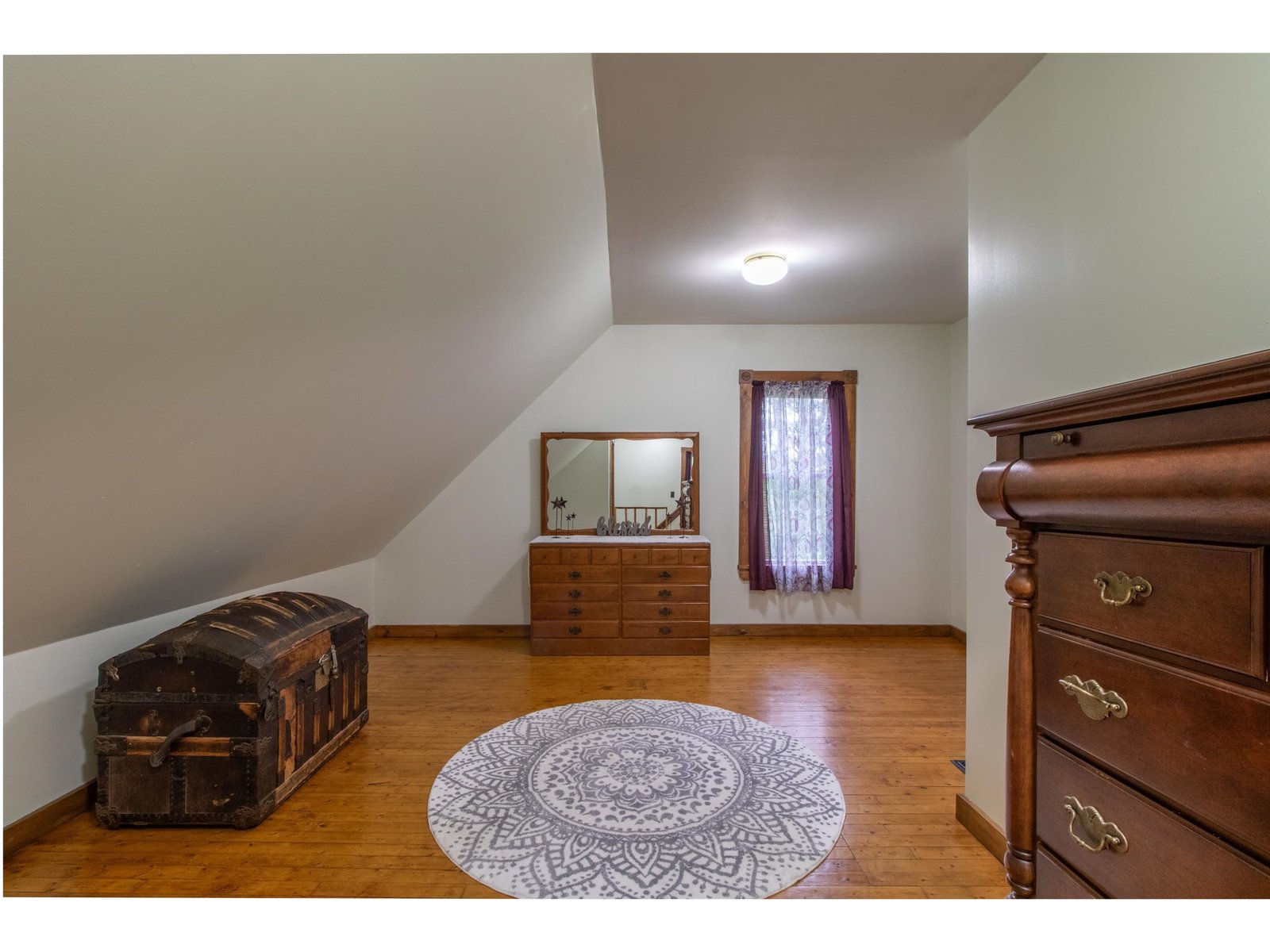 2nd floor bonus space