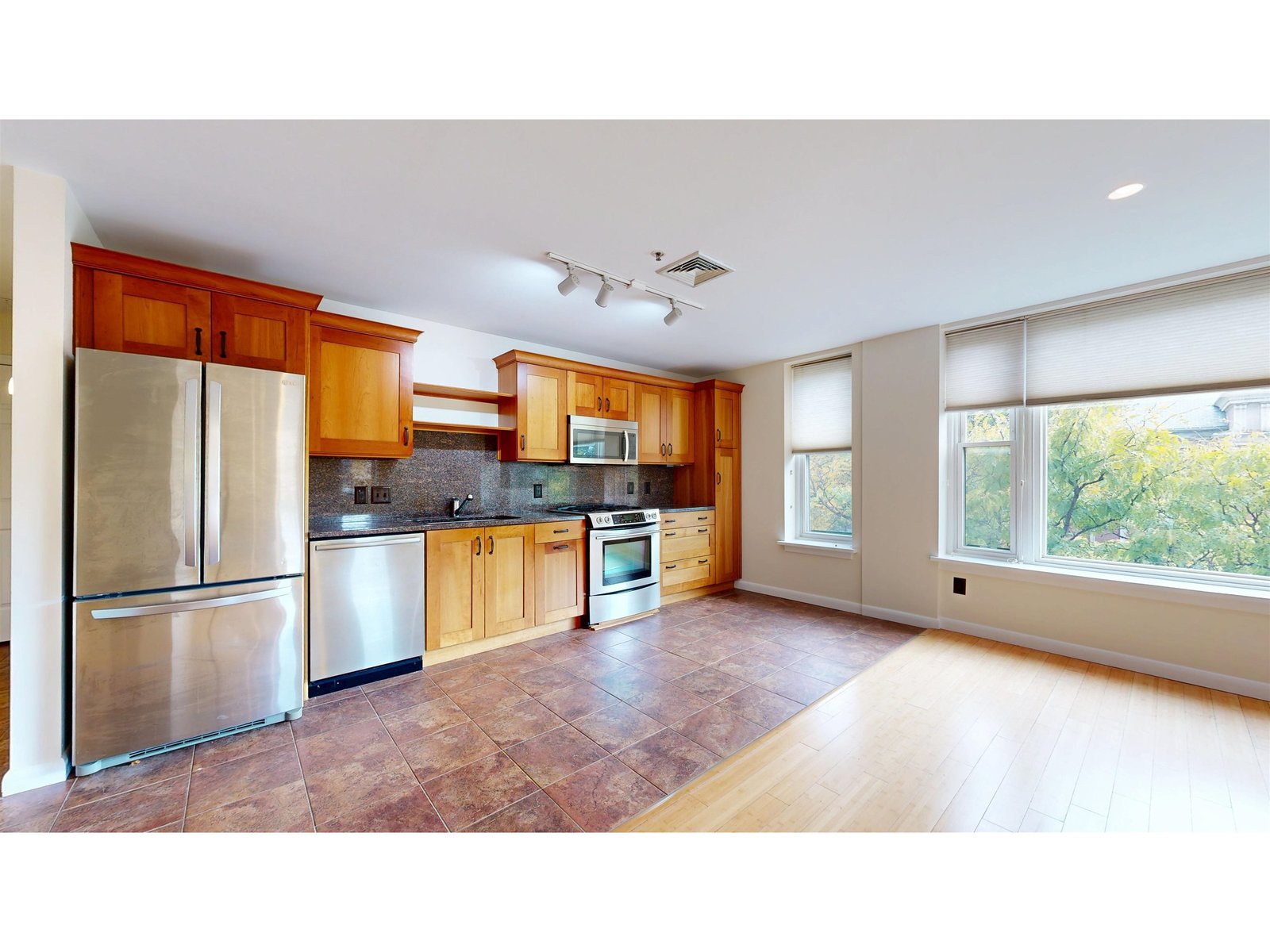 230 College Street, Unit 7