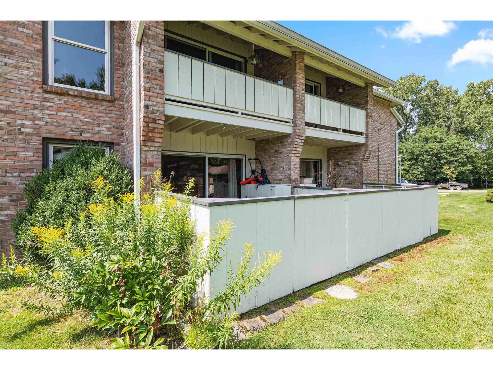 230 Ledgewood Circle, Unit 101