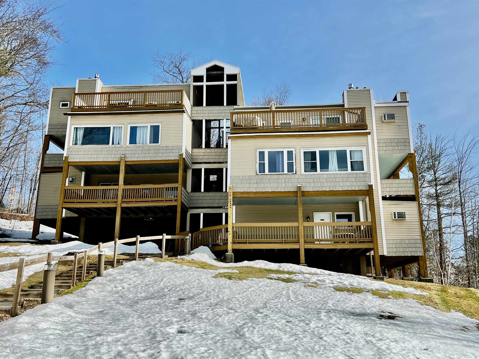230 Mountainside Drive, Unit D301