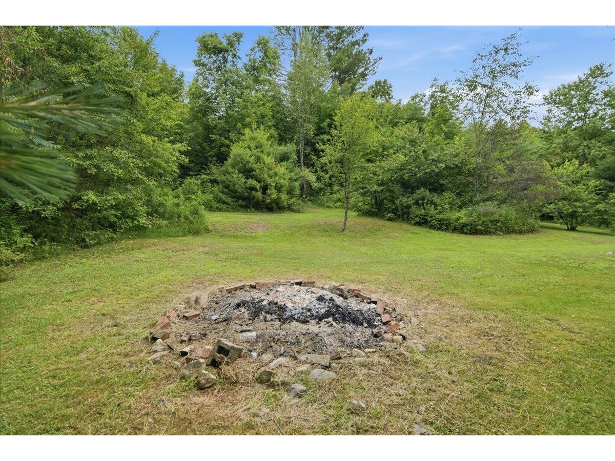 Yard/Fire Pit