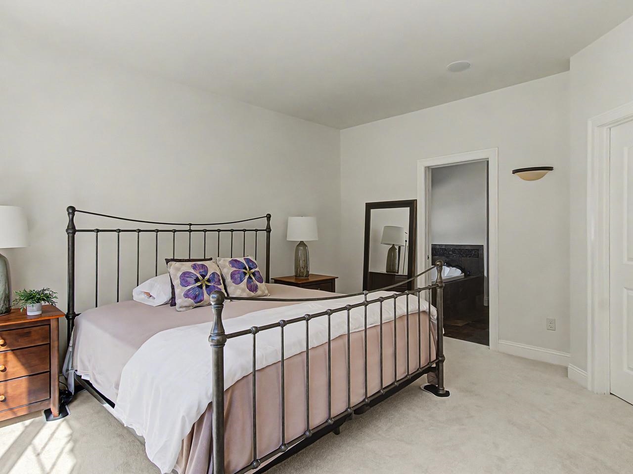Walk-in closet (right)