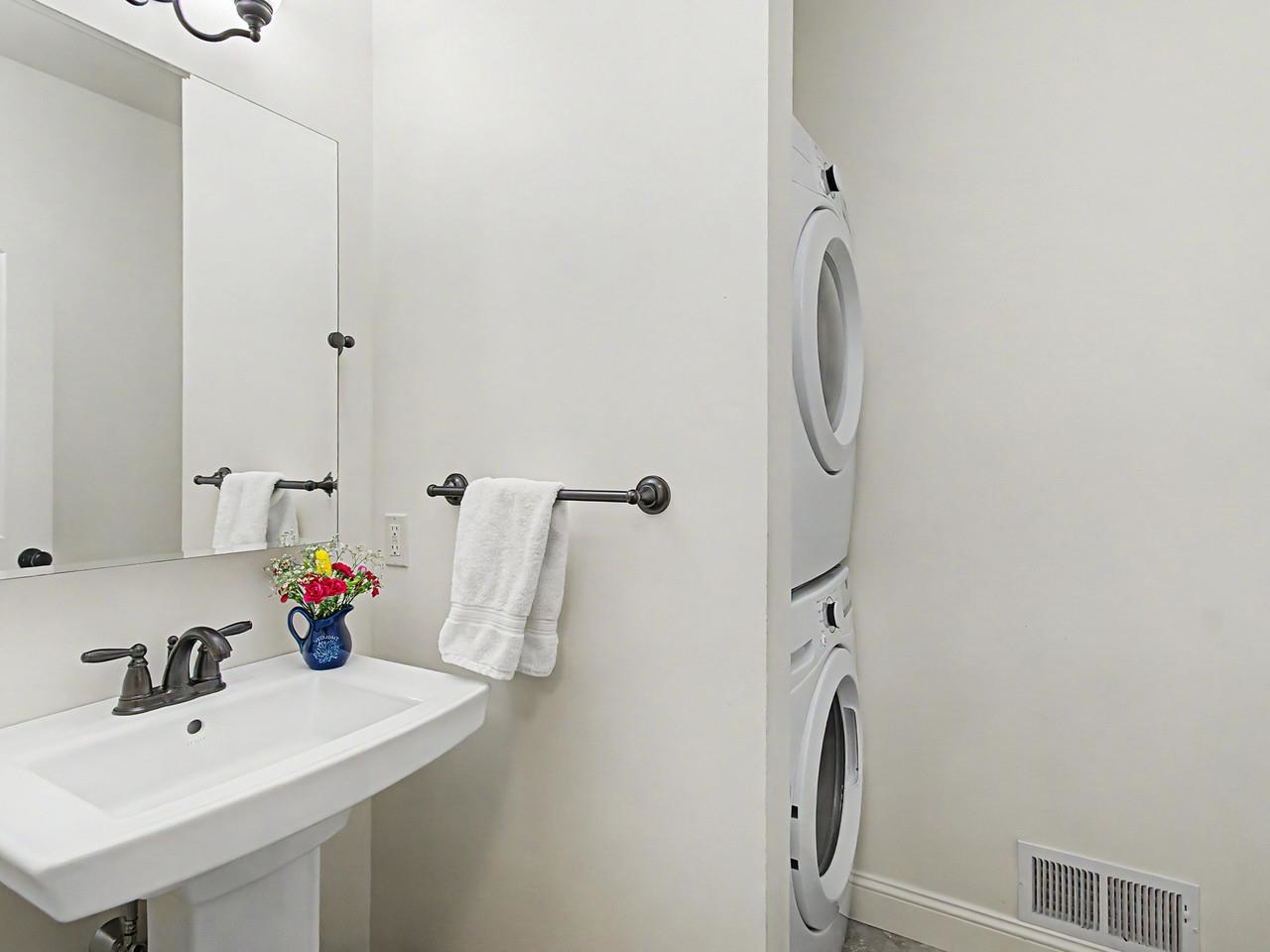 1/2 bathroom off mudroom