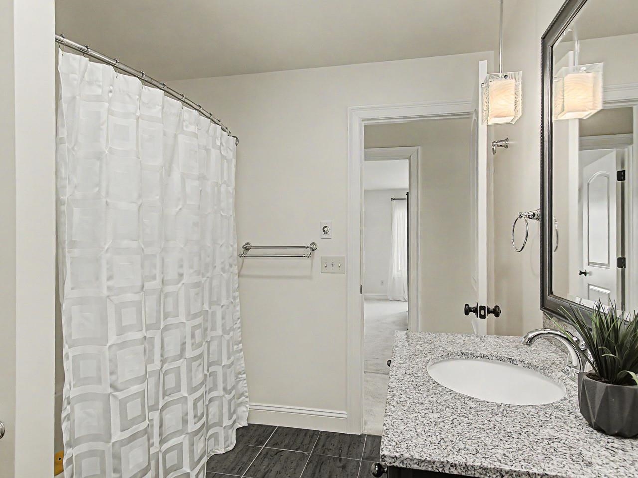 Connecting full bathroom