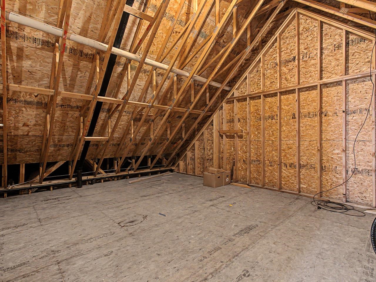 2nd flr unfinished bonus room