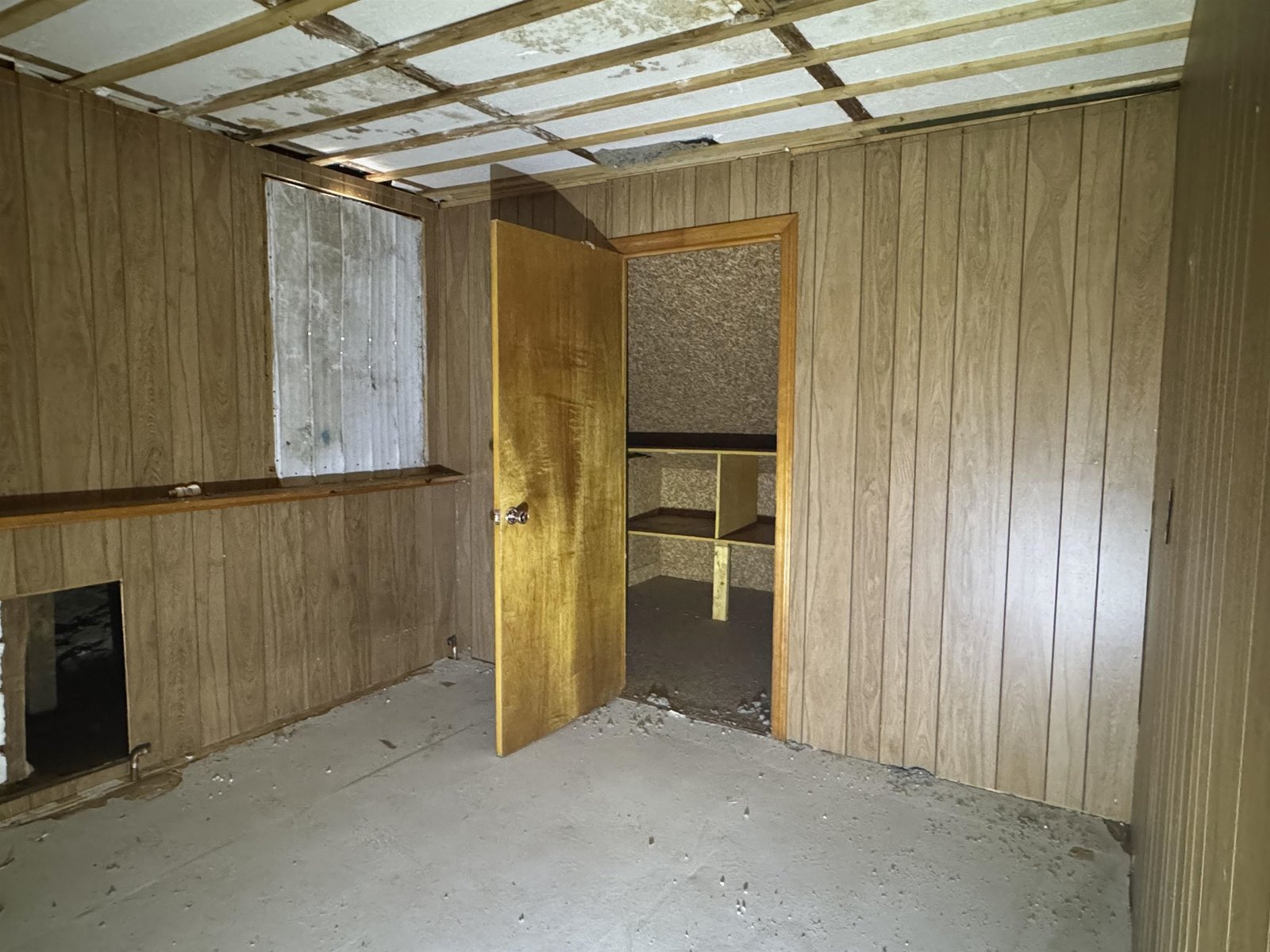Bathroom/Closet