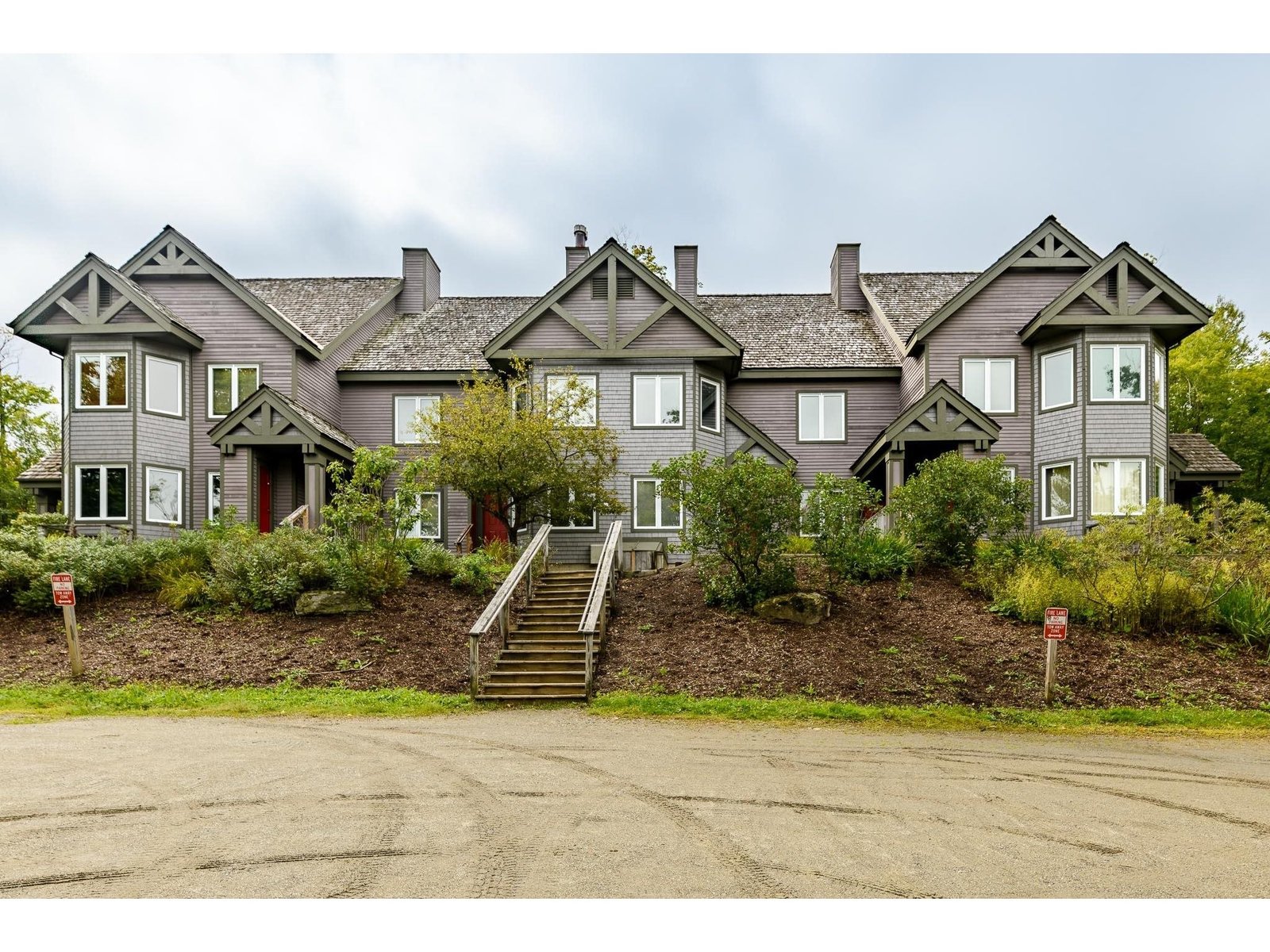 232 North Village Road, Unit V306