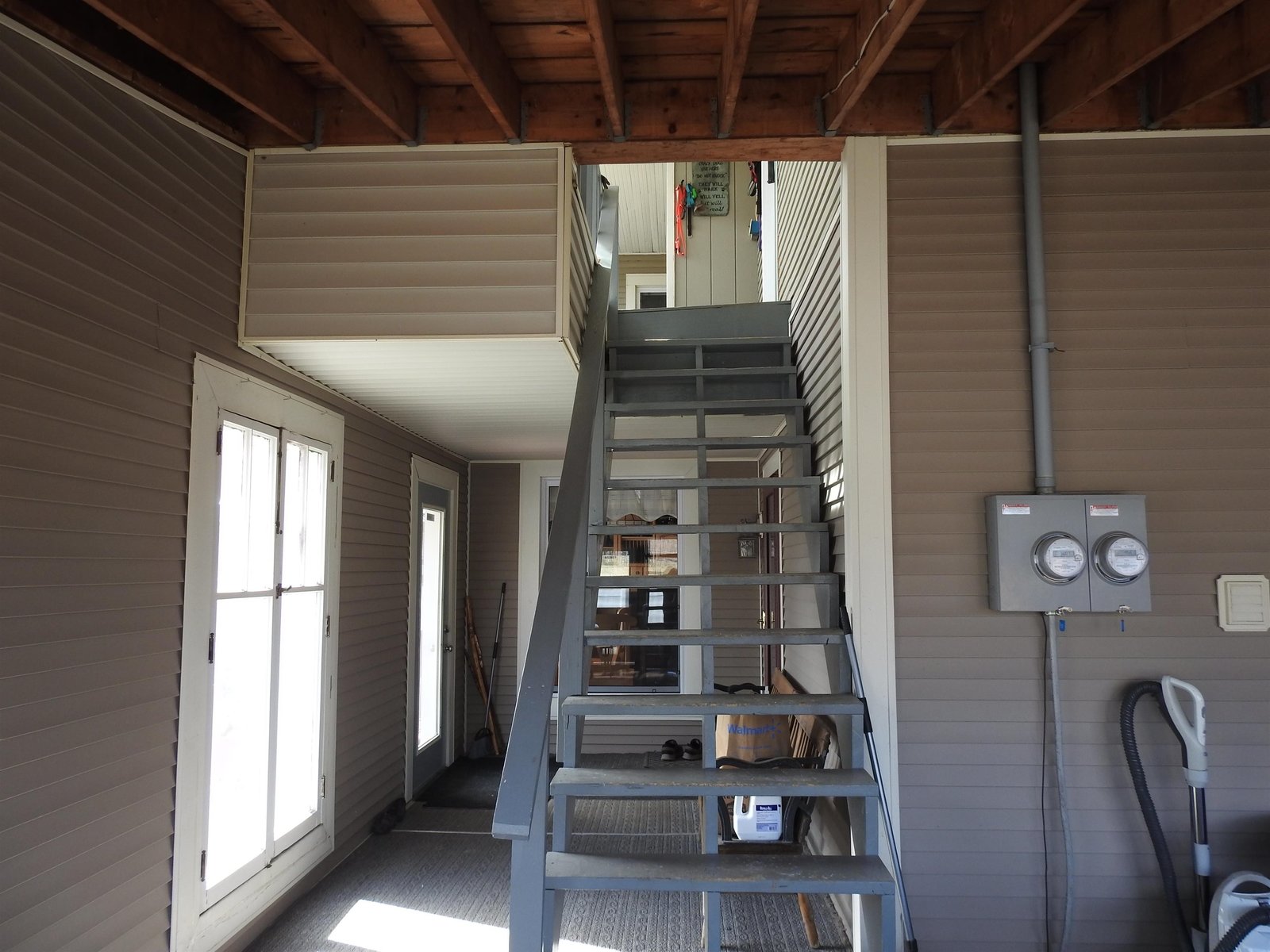 Stairs from Screened porch to accessory apartment