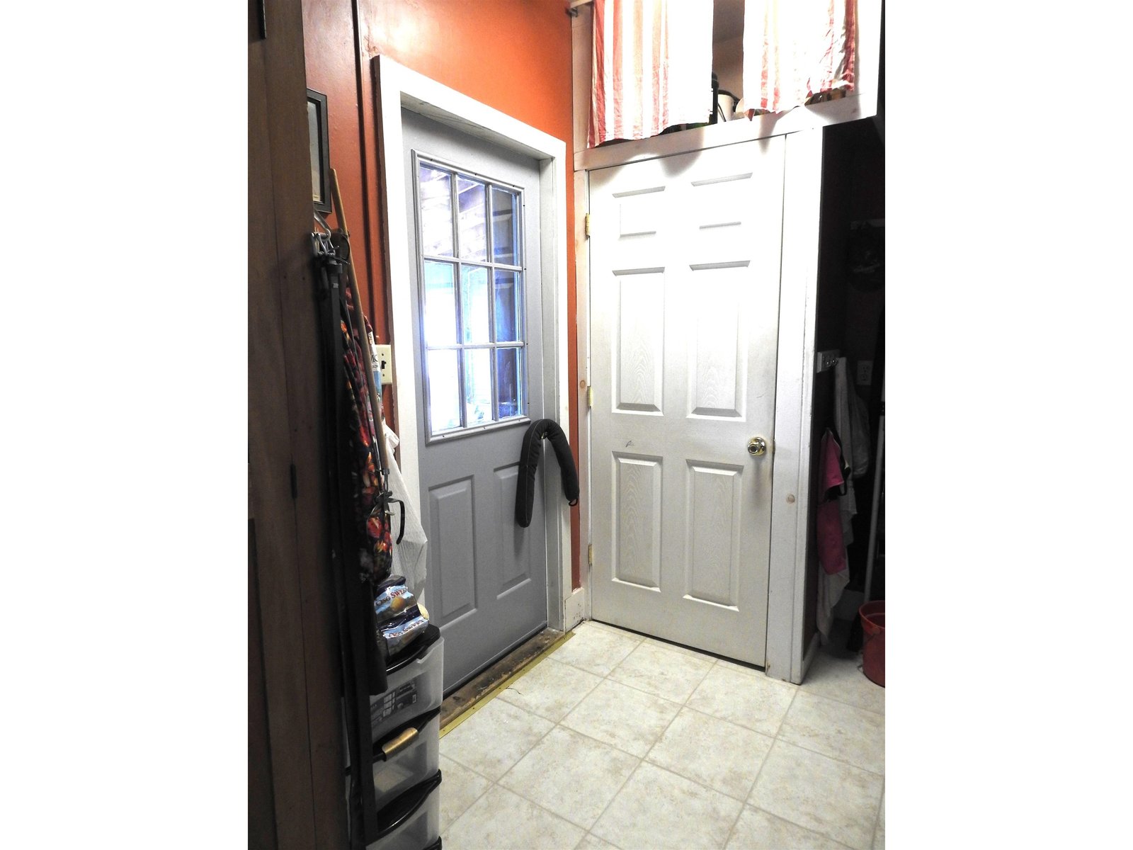 Rear entry and Storage