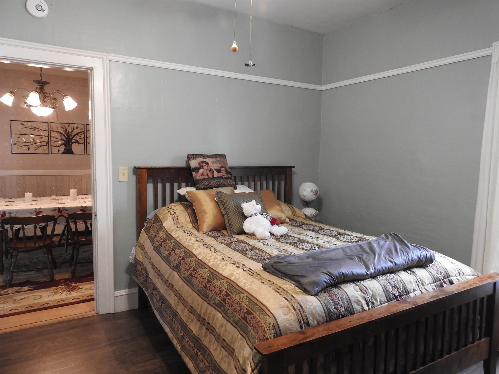 2nd bedroom on 1st floor