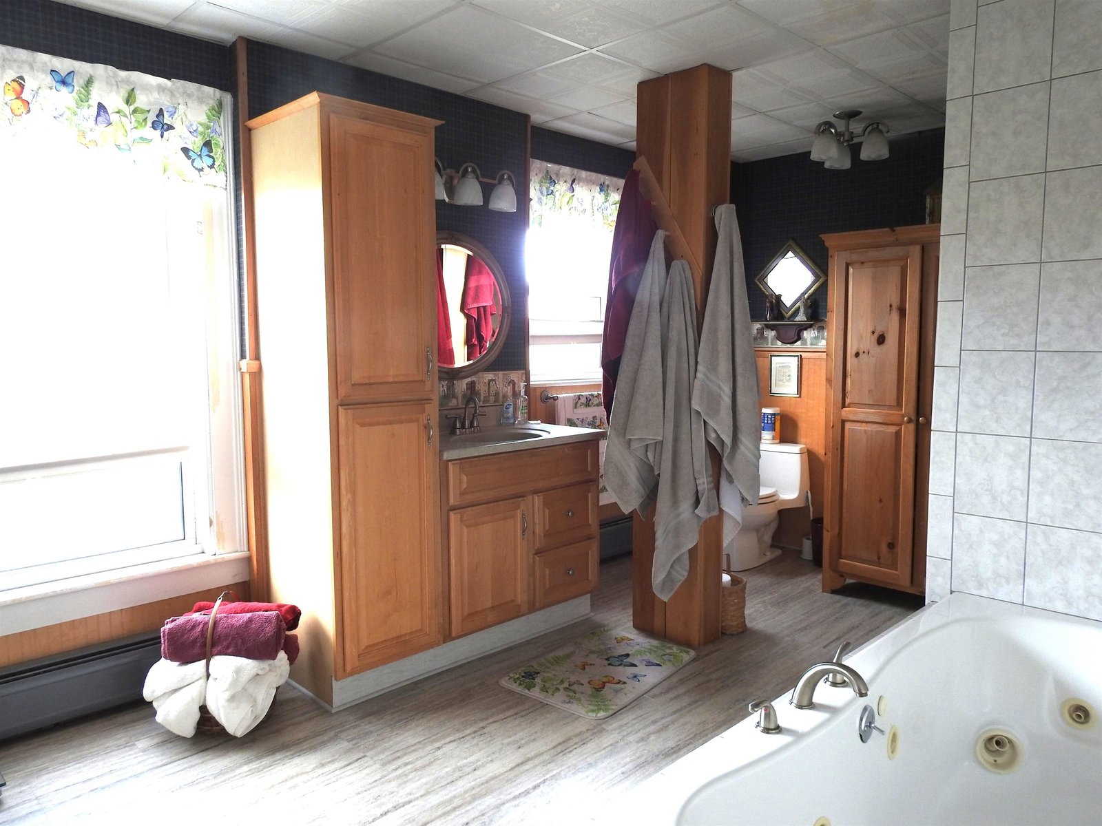 1st floor bathroom  with whirlpool tub