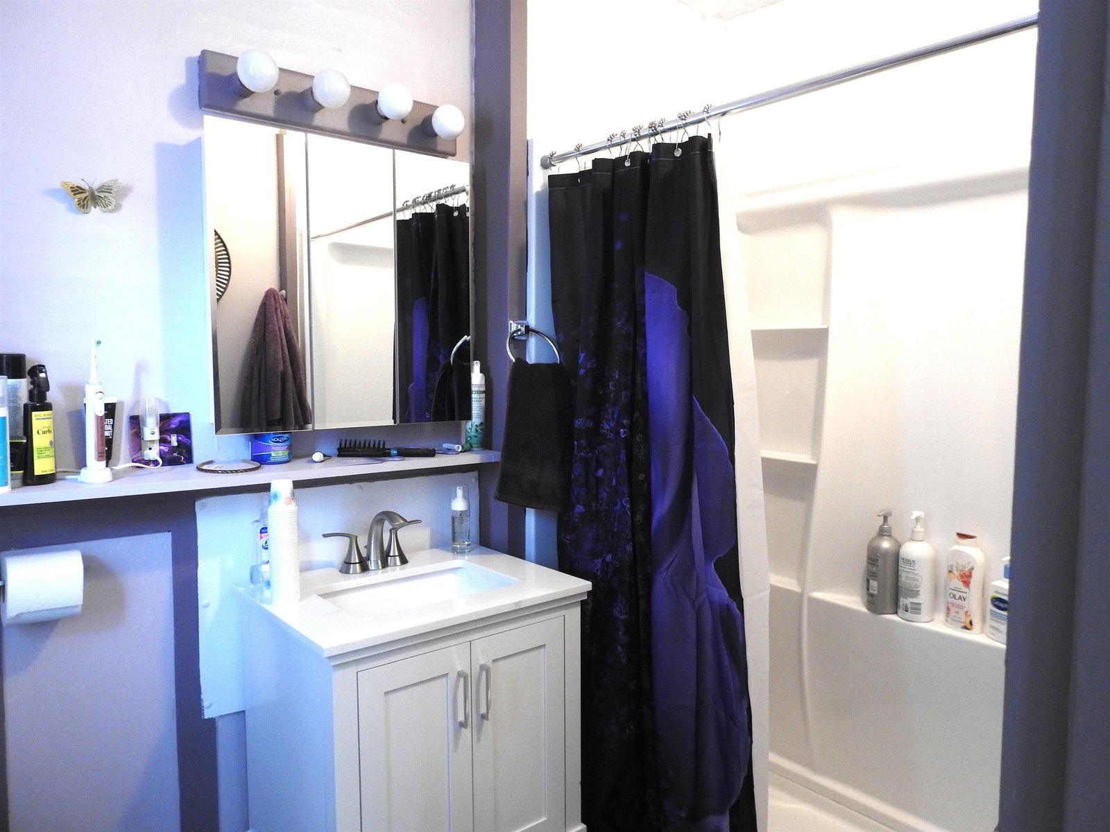 2nd floor bathroom