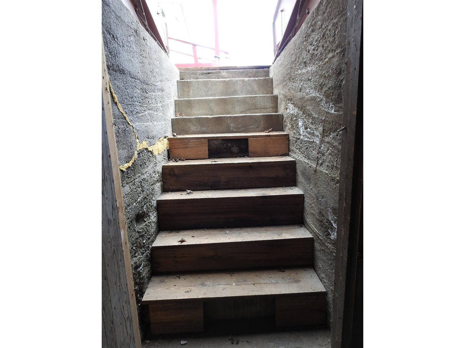Bulkhead stairs
