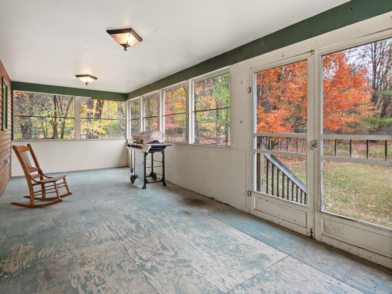 Spacious Screened Porch