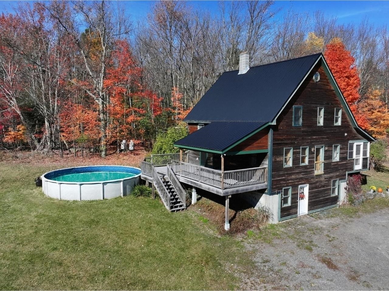 3 BR/2 BA Cape w/Swimming Pool