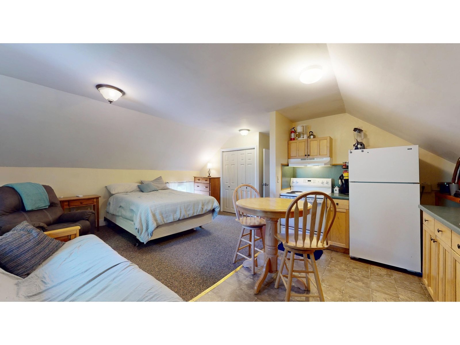 Apartment B - 2nd Floor