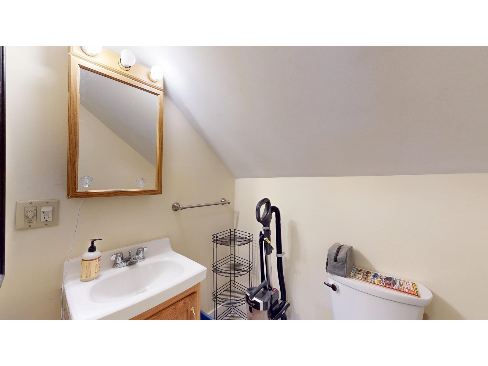 Apartment B - 2nd Floor