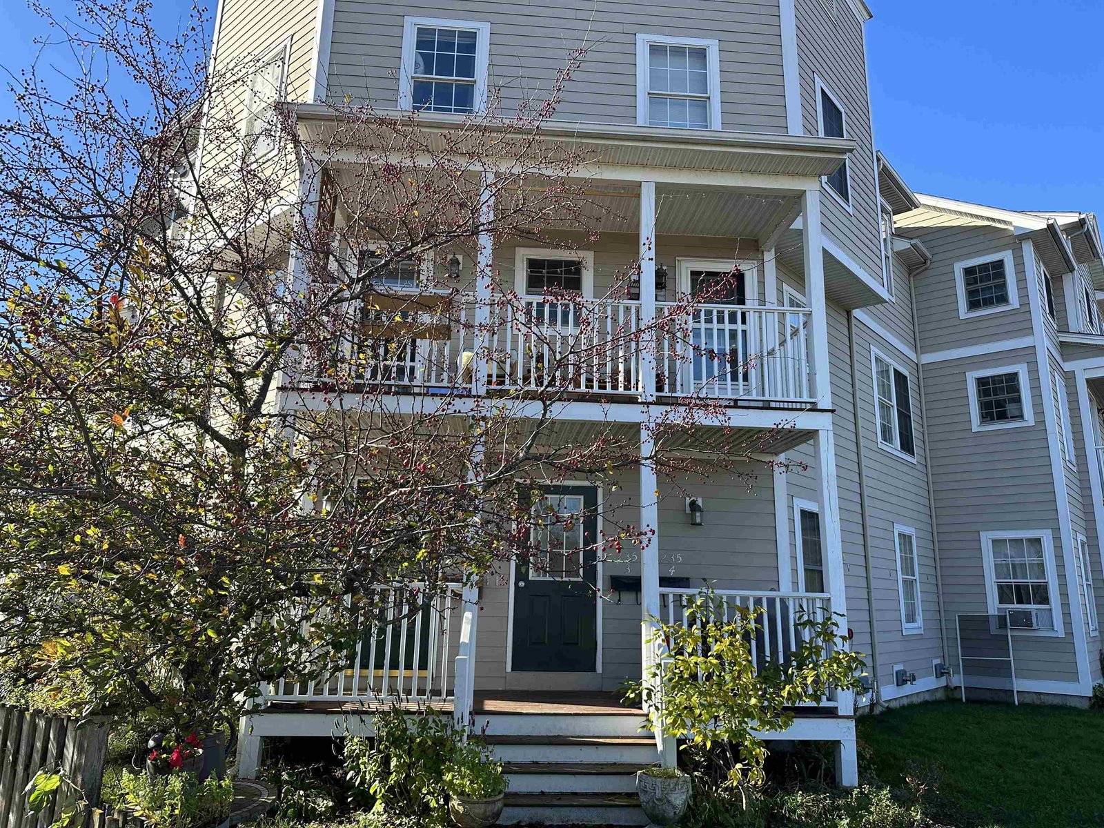 235 Park Street, Unit Unit 3