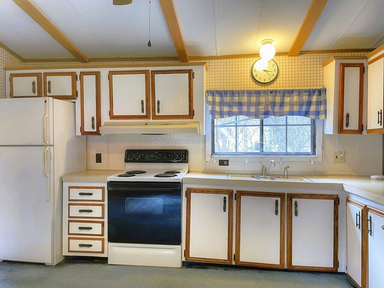 Plenty of cabinets!
