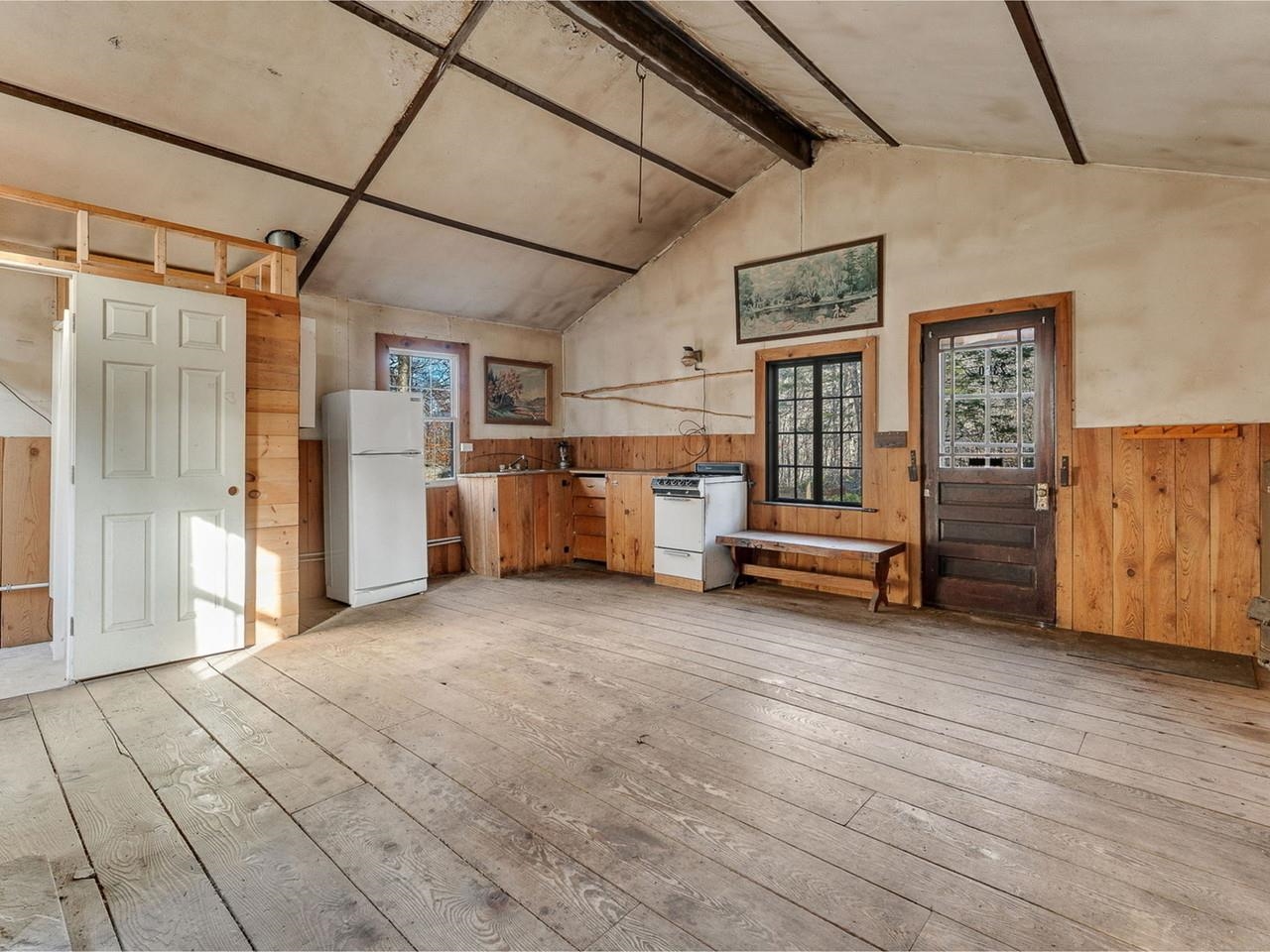 High ceilings, open floor plan