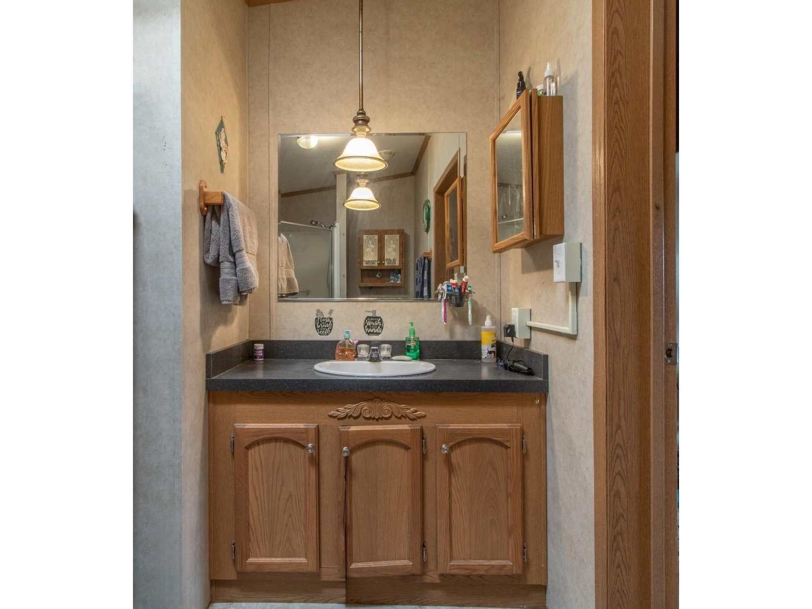En suite 3/4 bath