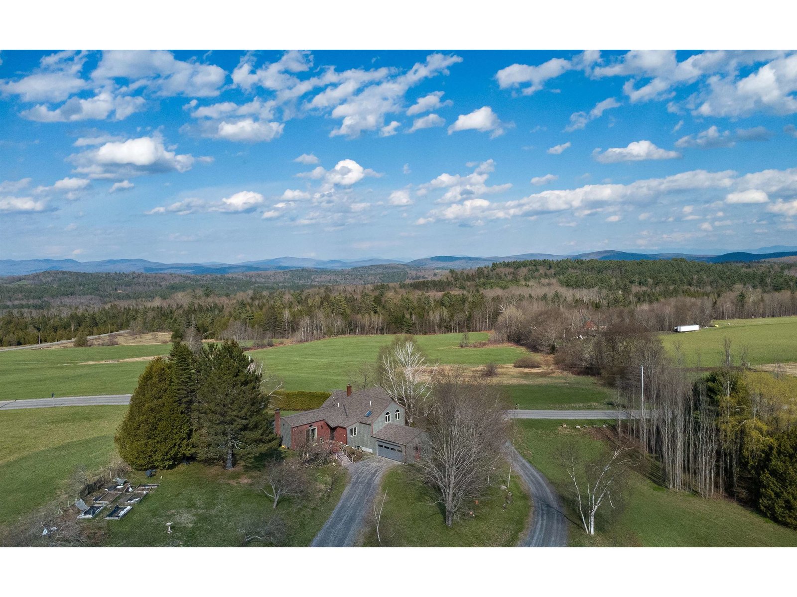 238 Greenbanks Hollow Road