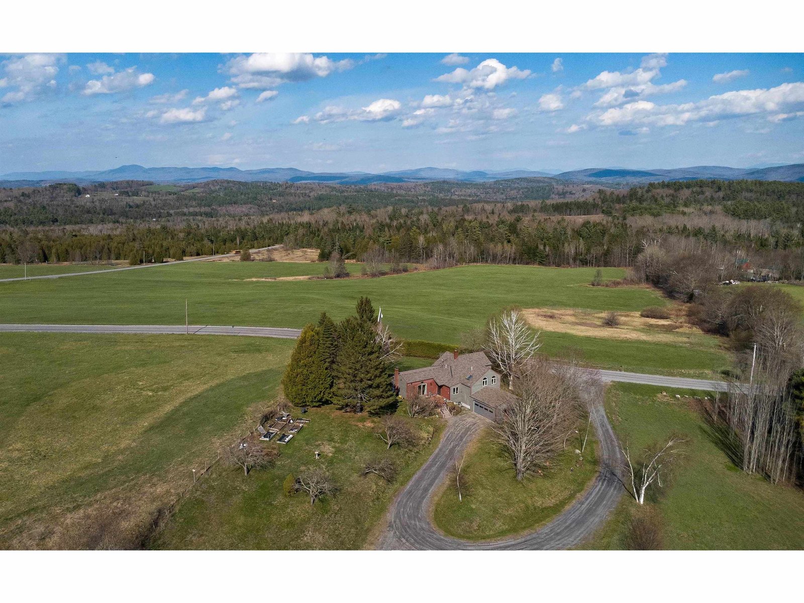238 Greenbanks Hollow Road