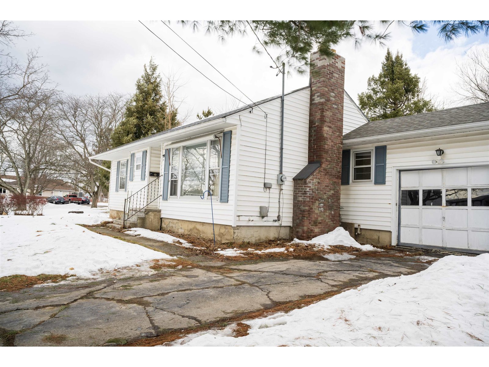 24 Greening Avenue