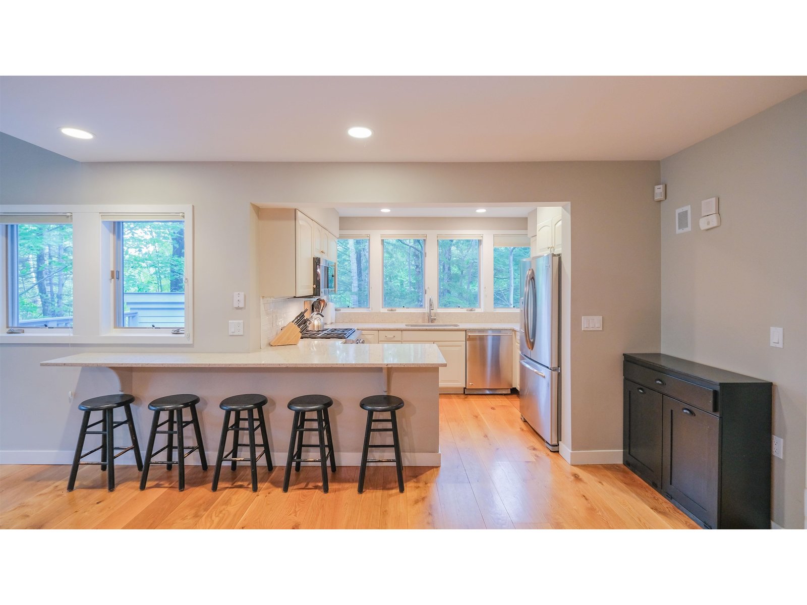 Breakfast bar