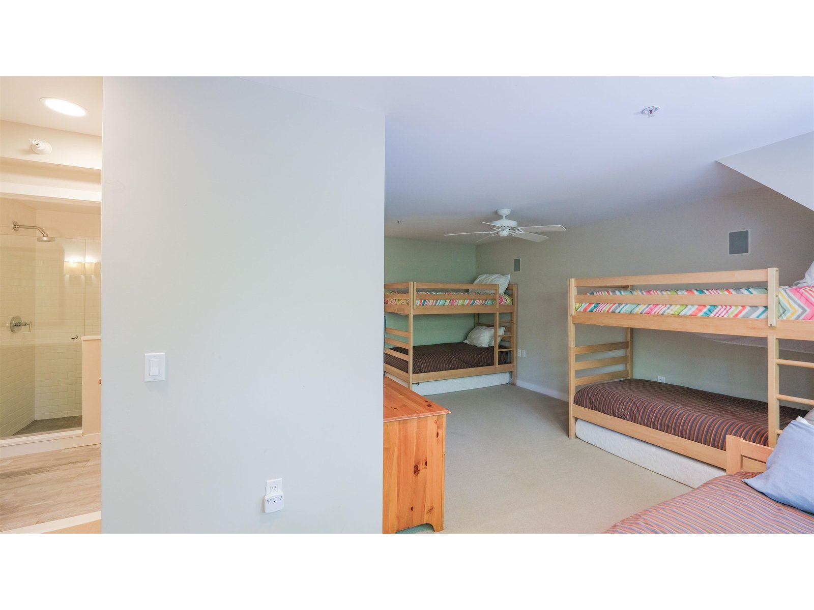 bedroom with full bathroom