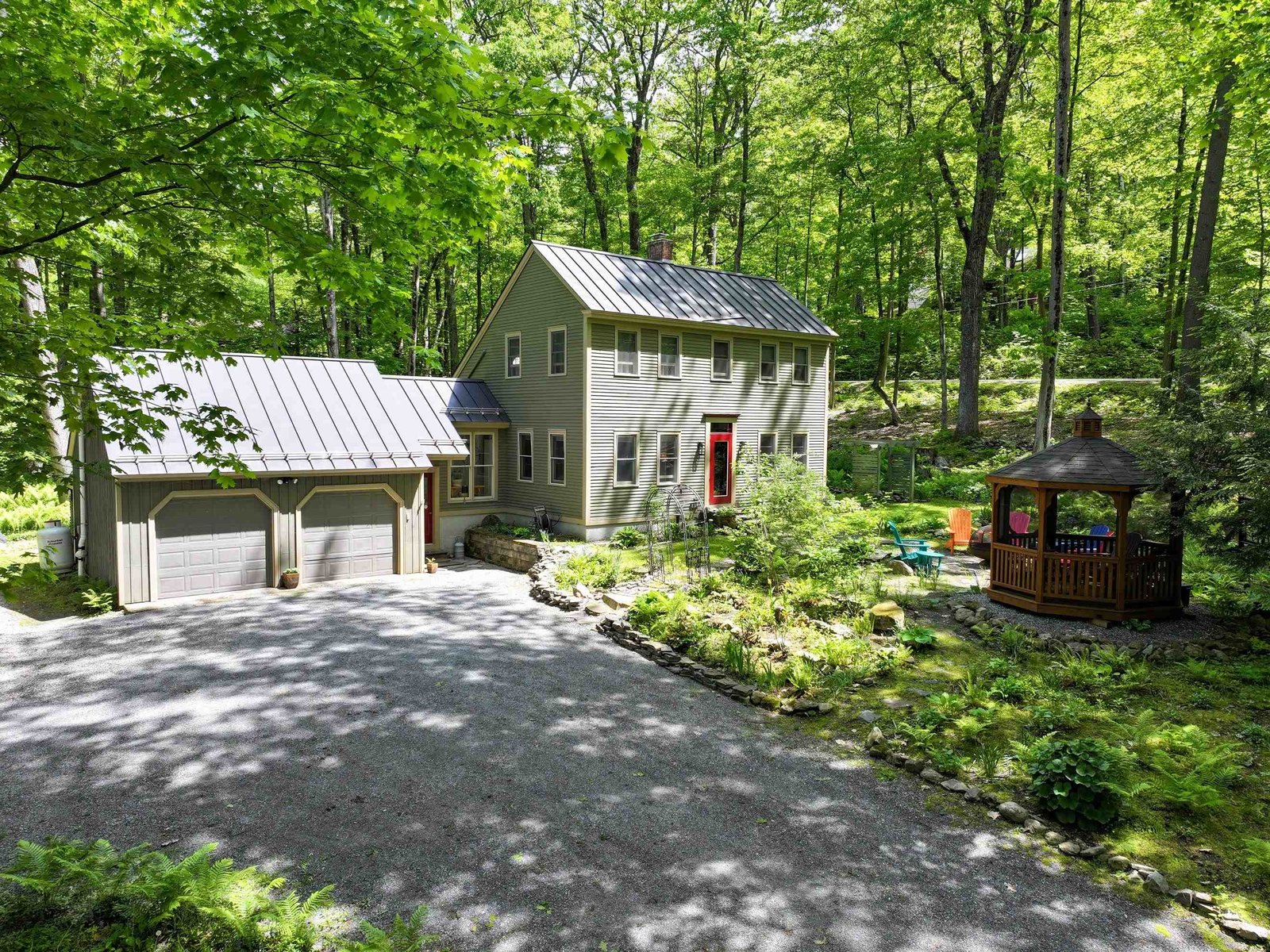 24 Oak Drive, Middlebury