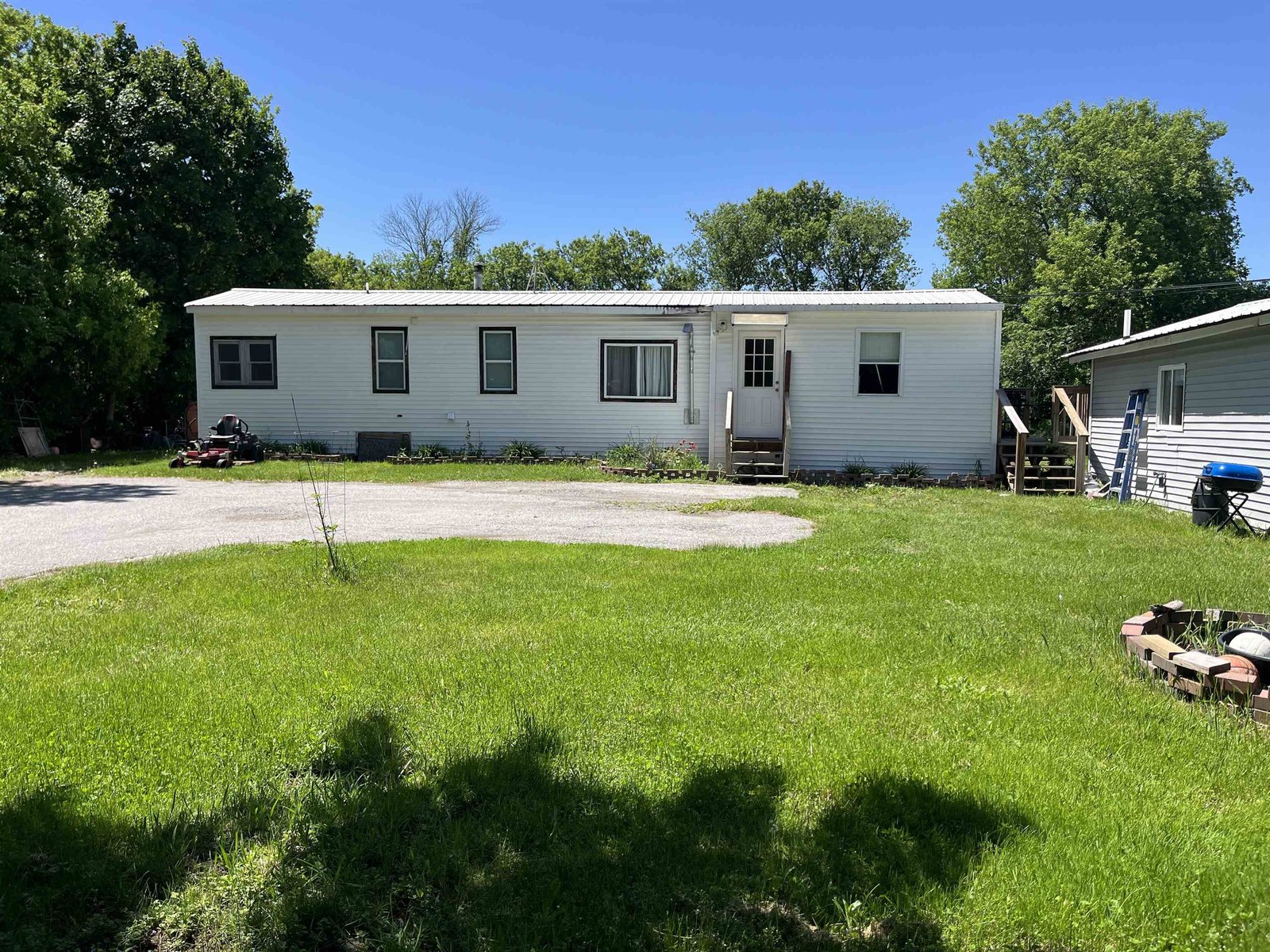 24 Pearl Ave Extension