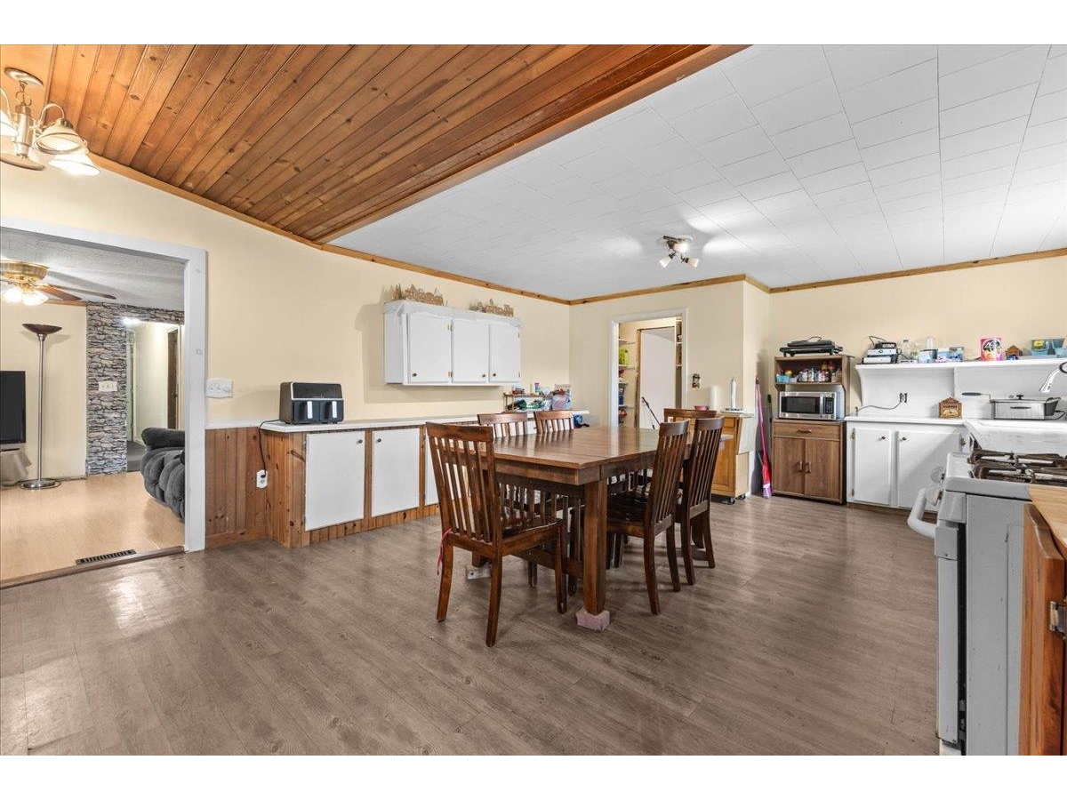 24 Pearl Ave Extension