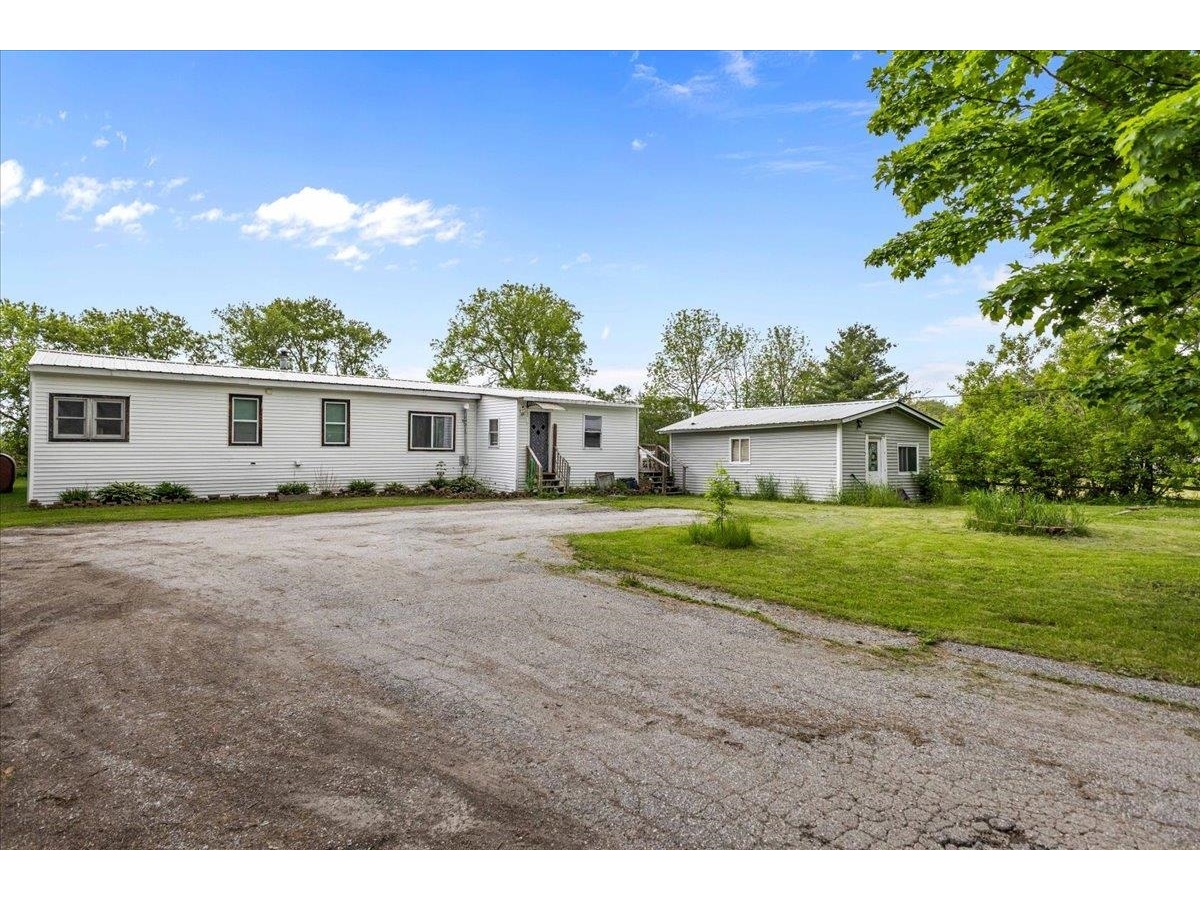 24 Pearl Ave Extension