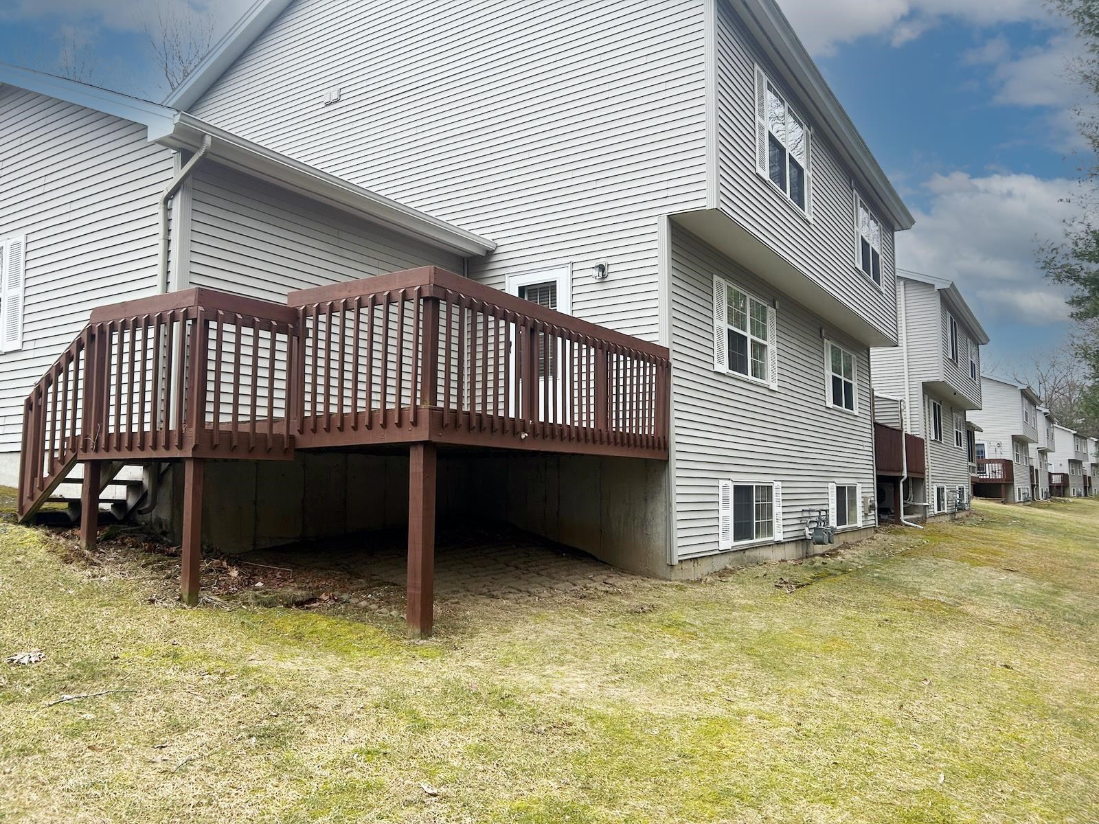 24 Pointe Drive