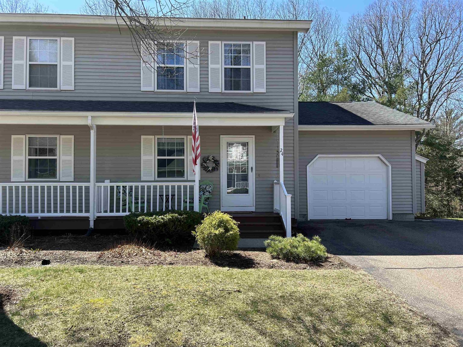 24 Pointe Drive
