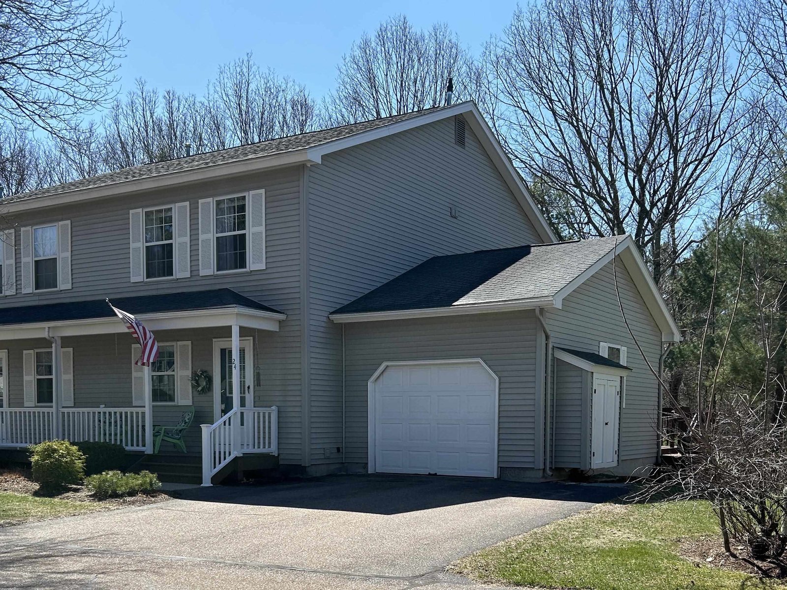 24 Pointe Drive